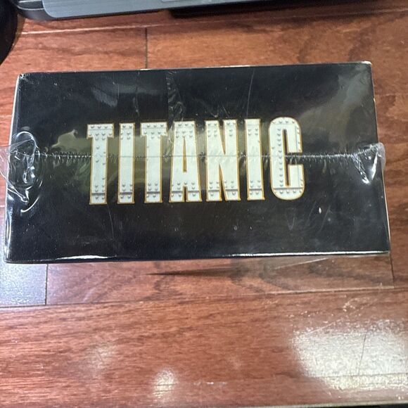 Brand New & Factory Sealed 1997 TITANIC MOVIE VHS DOUBLE PACK - Picture 6 of 6
